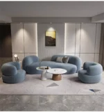 ⁦كنب فاخر بطابع مريح – تصميم واسع بتنجيد ناعم – قاعدة خشبية متينة وألوان مميزة⁩ - الصورة ⁦2⁩