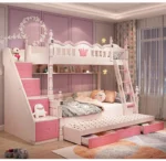 سرير أطفال كوين فاخر – تصميم فاخر مبطن – قاعدة خشبية متينة – متوفر بألوان متعددة