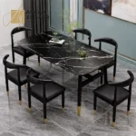 طاولة طعام مع كراسي بتصميم فاخر