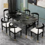 طاولة طعام مع كراسي بتصميم فاخر