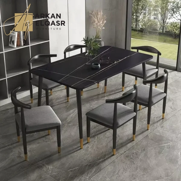 طاولة طعام مع كراسي بتصميم فاخر