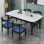 طاولة طعام مع كراسي بتصميم فاخر