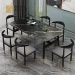 طاولة طعام مع كراسي بتصميم فاخر