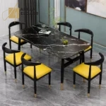 طاولة طعام مع كراسي بتصميم فاخر