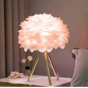 اضاءة اباجورة جانبية شيك من الريش الطبيعى 