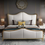 سرير غرفة نوم مميز مع طاولات جانبية