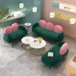 طقم كنب مودرن بتصميم سحابي مميز