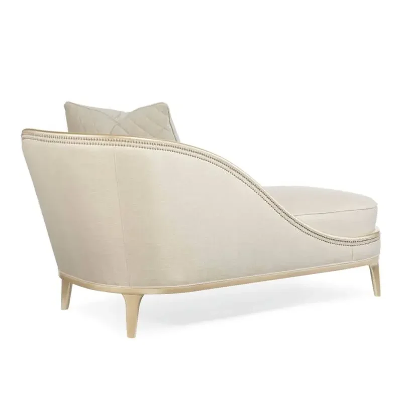 كرسي استرخاء كلاسيك امريكى التصميم