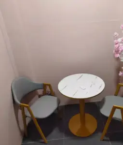 | طاولة قهوة بتصميم اسباني