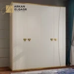 خزانة ملابس فاخرة بأربع أبواب