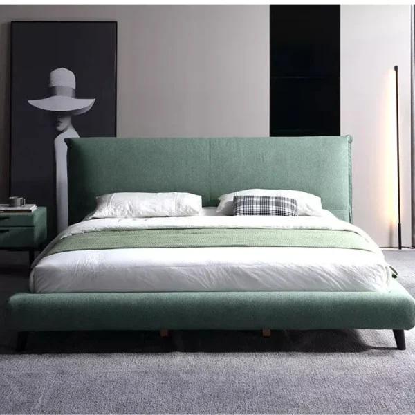 سرير غرفة نوم بتصميم مريح