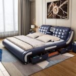 سرير مودرن جلد مع طاولتين كومودينة