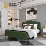 سرير معدني مبطن