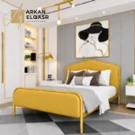 سرير معدني مبطن