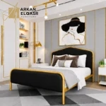 سرير معدني مبطن