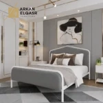 سرير معدني مبطن