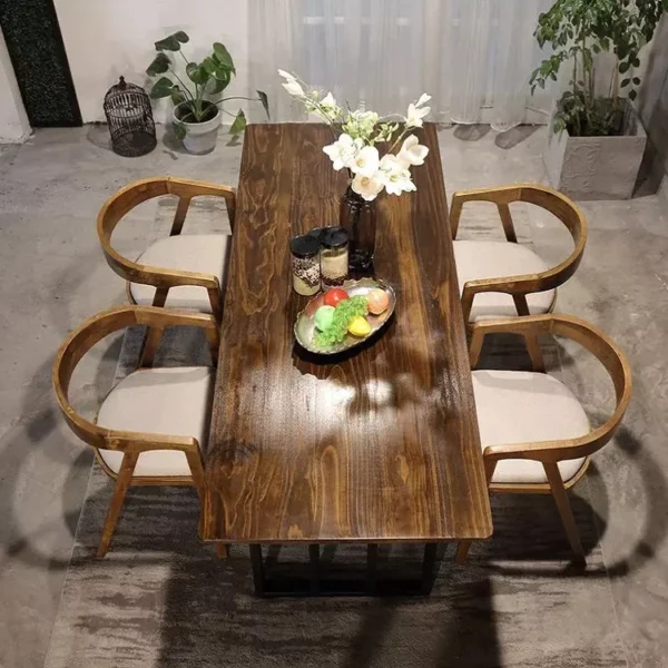 طاولة طعام خشبية عصرية لـ 4 أشخاص – سطح متين بلمسة طبيعية – أرجل معدنية فاخرة – مثالية لغرف الطعام الحديثة