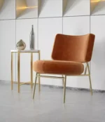 كرسي عصري مريح بهيكل معدني قوي