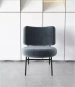 كرسي عصري مريح بهيكل معدني قوي