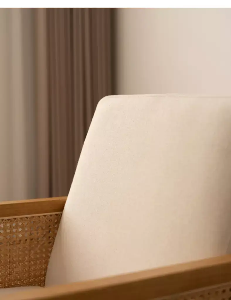 | كرسى خشبى مودرن بذراعين