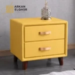 كمودينة بتصميم كلاسيكي مغطى بالجلد