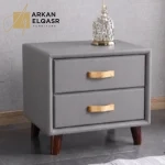 كمودينة بتصميم كلاسيكي مغطى بالجلد