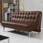 كنبة جلد بتصميم جذاب