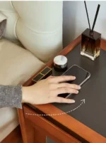 ⁦طاولة جانبية للسرير بتصميم كلاسيك⁩ - الصورة ⁦12⁩