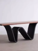 طاولة طعام بقاعدة مميزة