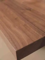 طاولة طعام بقاعدة مميزة