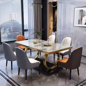 طاولة طعام فاخرة مع كراسي