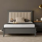 سرير مميز بطراز كلاسيكي