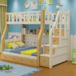 سرير دورين أطفال خشبي بتصميم نموذجي – سلم جانبي آمن – لون أبيض – ضمان سنتين