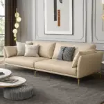 طقم كنب جلد فاخر 3+2+1 – تصميم فخم بخياطة بارزة – قاعدة خشبية متينة – تنجيد ناعم بلون بني داكن