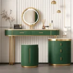 تسريحة غرفة نوم مع مرأة وكرسي مودرن