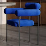 كرسي طاولة طعام بتصميم مريح