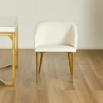 طاولة سفرة 12 مقعدًا بسطح زجاجي