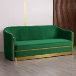 طقم كنب بلمسة ذهبية فاخرة