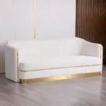 طقم كنب بلمسة ذهبية فاخرة