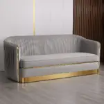 طقم كنب بلمسة ذهبية فاخرة