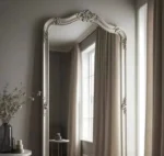 مرايا طويلة بتصميم فرنسي عتيق