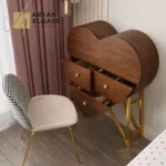 تسريحة غرفة نوم على شكل قلب