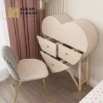 تسريحة غرفة نوم على شكل قلب