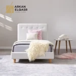 سرير أطفال مفرد مبطن بتصميم أنيق