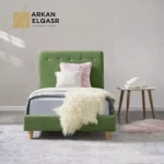 سرير أطفال مفرد مبطن بتصميم أنيق