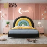 سرير أطفال بتصميم قوس قزح مبهج – شامل كومودينة – ألوان زاهية وهيكل خشبي متين – مثالي لغرف البنات