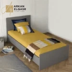 سرير خشبي صلب