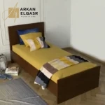 سرير خشبي صلب