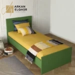 سرير خشبي صلب