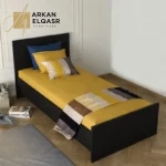 سرير خشبي صلب